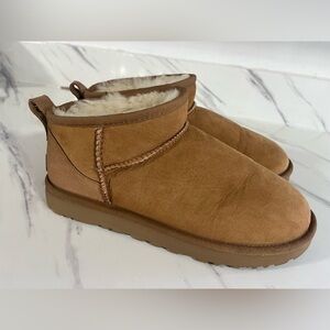 UGG ULTRA MINI SIZE 9
